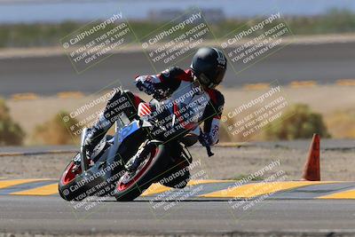 media/Oct-08-2022-SoCal Trackdays (Sat) [[1fc3beec89]]/Turn 14 (1050am)/